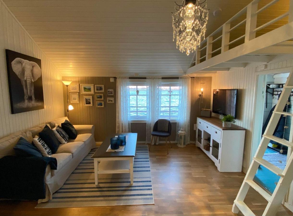 Holiday home Lofotbua Offersoya